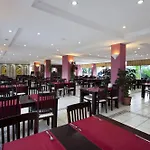 Larissa Garden Otel 4*