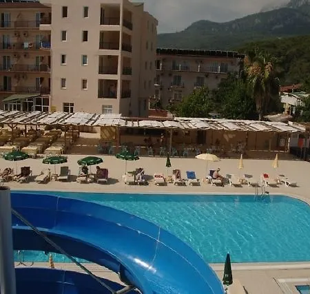 Larissa Garden 4*