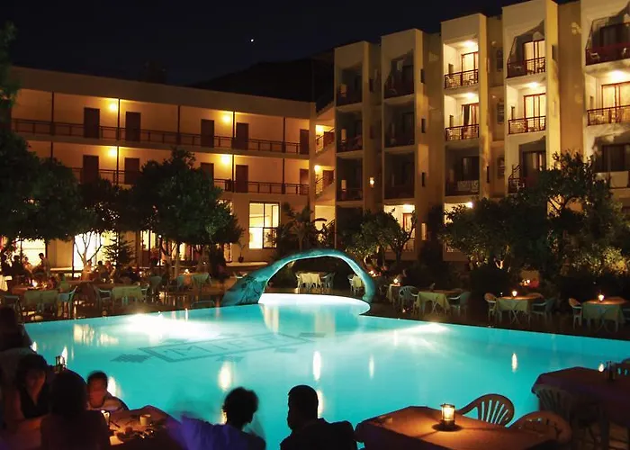 Larissa Garden Hotel 4*