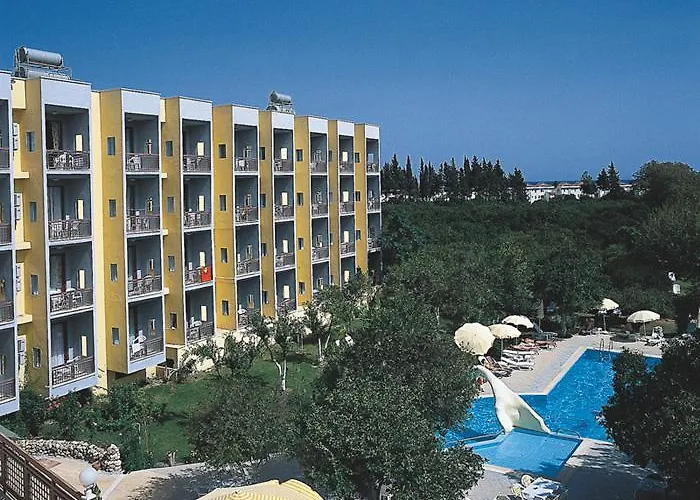 فندق Larissa Garden كمر