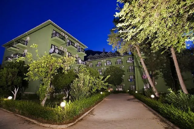Hotel Larissa Garden 4*