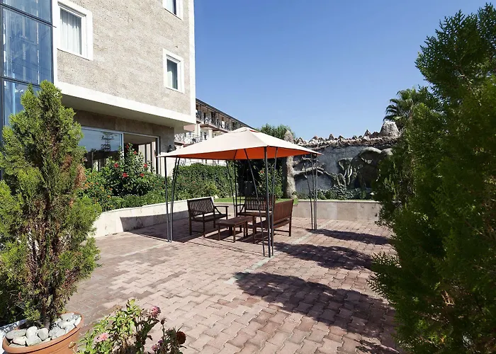 Larissa Garden فندق كمر