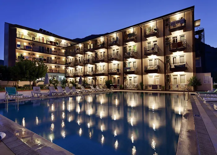 فندق Larissa Garden كمر