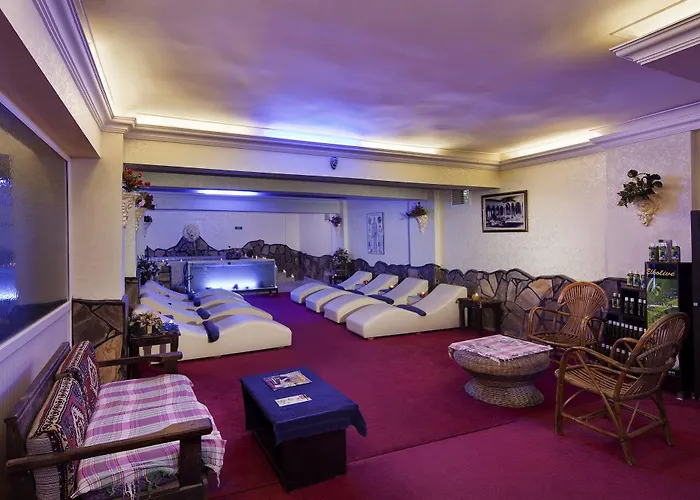 Hotel Larissa Garden 4*