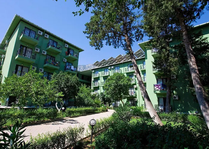 Larissa Garden 4*