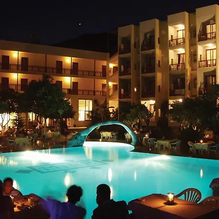 Larissa Garden Hotel 4*