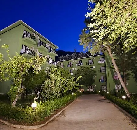 Otel Larissa Garden 4*