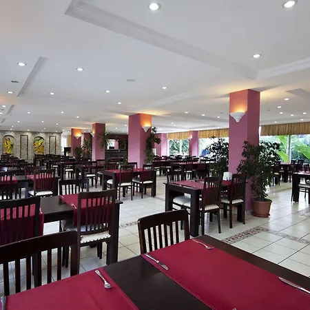 Larissa Garden Hotel 4*