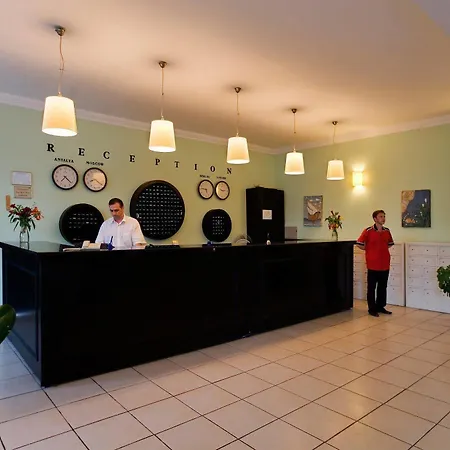 Hotel Larissa Garden 4*