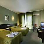 Hotel Larissa Garden 4*