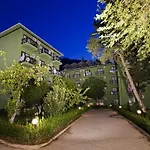 Hotel Larissa Garden 4*