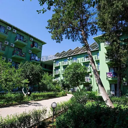 Larissa Garden 4*